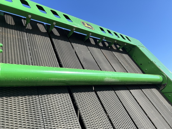 2019 John Deere 560M Precutter Baler/Round