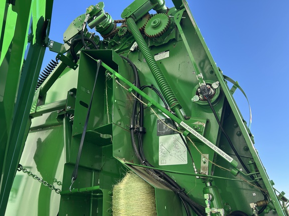 2019 John Deere 560M Precutter Baler/Round