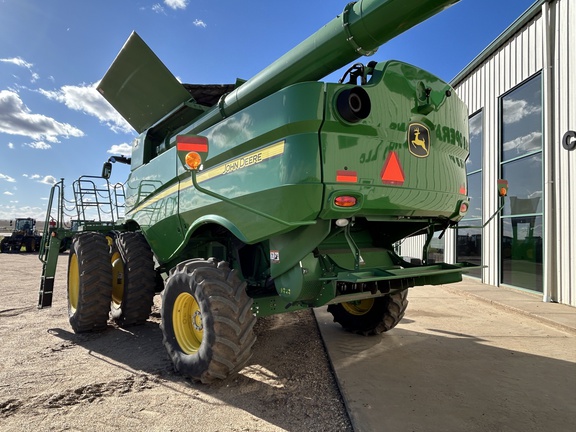 2021 John Deere S770 Combine