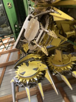 2018 John Deere 690 Header Forage