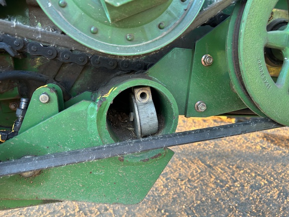 2010 John Deere 635F Header Combine