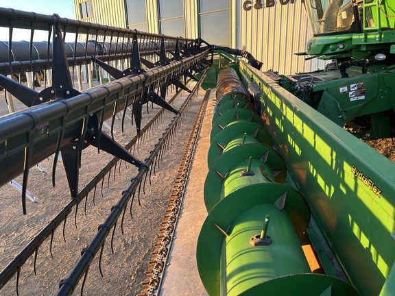 2010 John Deere 635F Header Combine