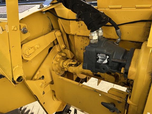 2019 New Holland Speedrower 160 Windrower