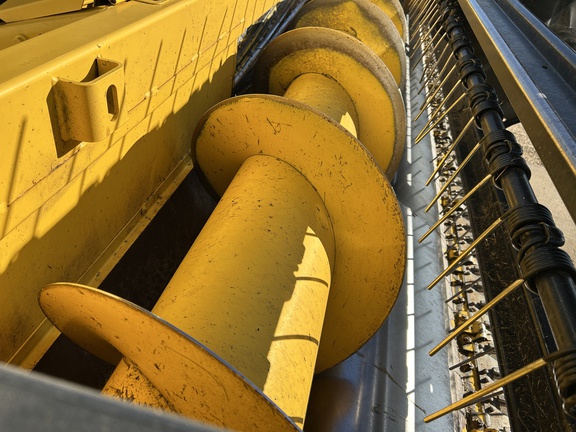 2019 New Holland Speedrower 160 Windrower