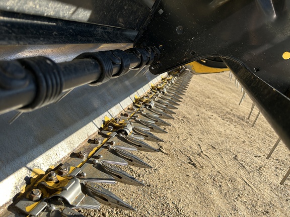 2019 New Holland Speedrower 160 Windrower