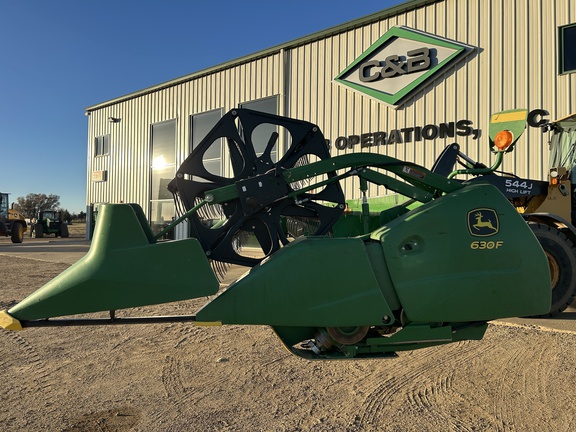 2010 John Deere 630F Header Combine