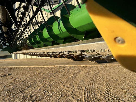 2010 John Deere 630F Header Combine