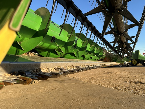 2010 John Deere 630F Header Combine