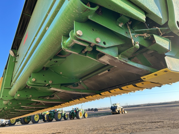 2010 John Deere 630F Header Combine