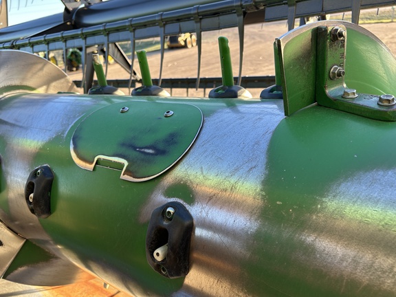 2010 John Deere 630F Header Combine