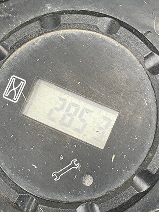 2018 John Deere Z915E Mower/Zero Turn