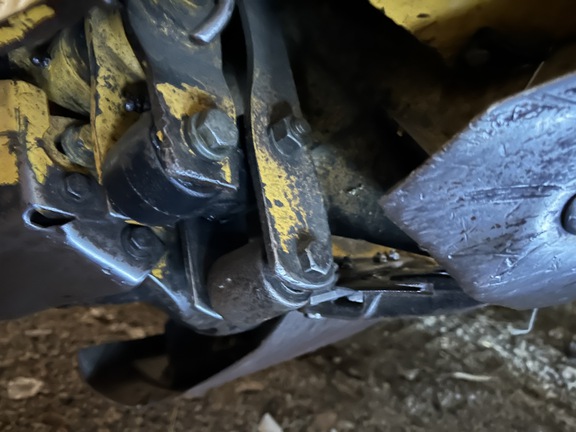 2001 New Holland HW320 Windrower