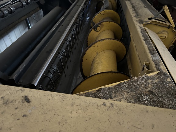 2001 New Holland HW320 Windrower