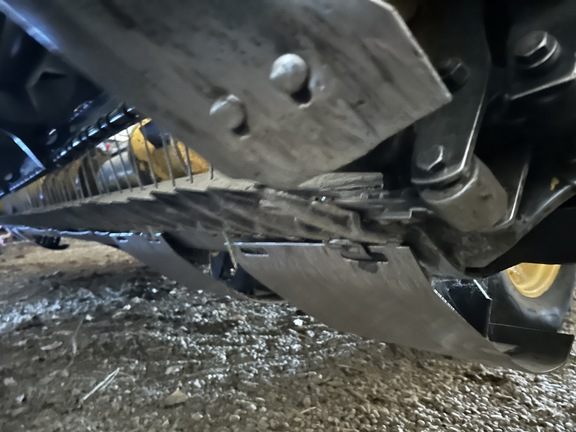 2001 New Holland HW320 Windrower