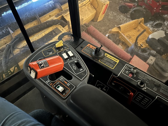 2001 New Holland HW320 Windrower