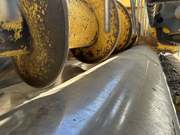 2001 New Holland HW320 Windrower