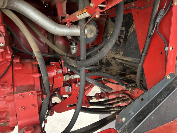 2001 New Holland HW320 Windrower