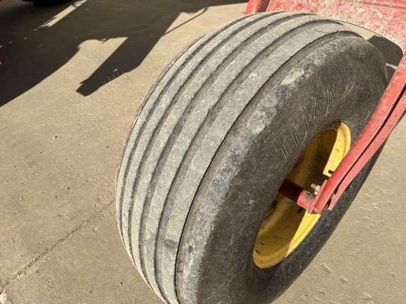 2001 New Holland HW320 Windrower