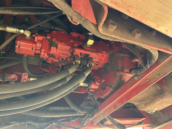 2001 New Holland HW320 Windrower