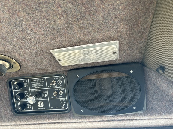 2001 New Holland HW320 Windrower