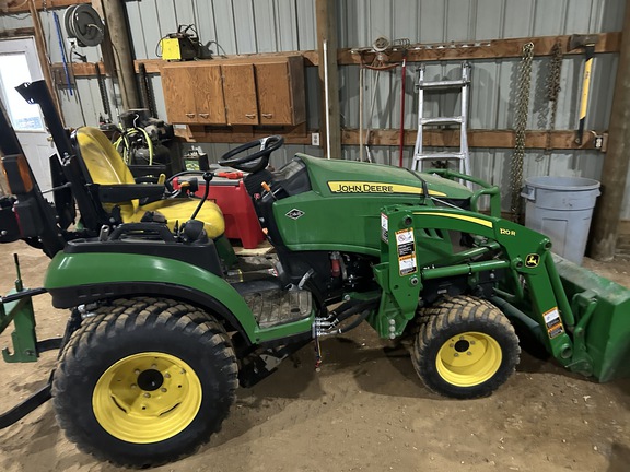 2019 John Deere 2025R Tractor Compact