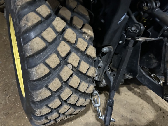 2019 John Deere 2025R Tractor Compact