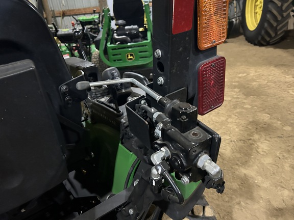 2019 John Deere 2025R Tractor Compact