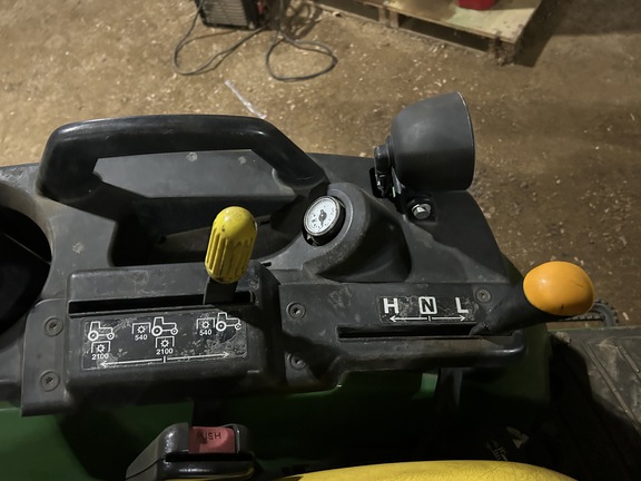 2019 John Deere 2025R Tractor Compact