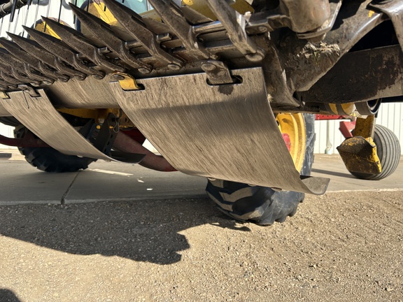 2001 New Holland HW320 Windrower