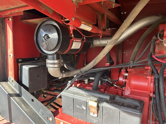 2001 New Holland HW320 Windrower