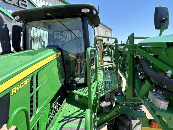 2018 John Deere R4038 Sprayer/High Clearance