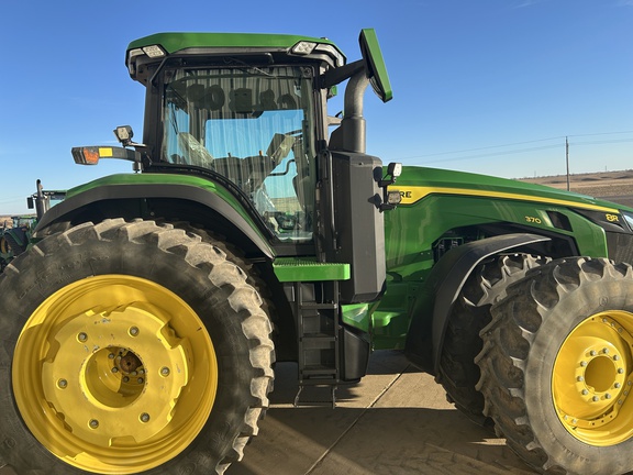 2021 John Deere 8R 370 Tractor