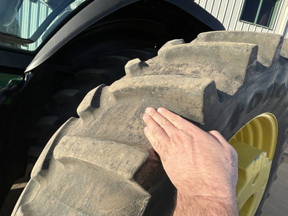 2021 John Deere 8R 370 Tractor