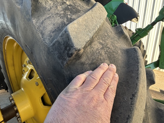 2021 John Deere 8R 370 Tractor