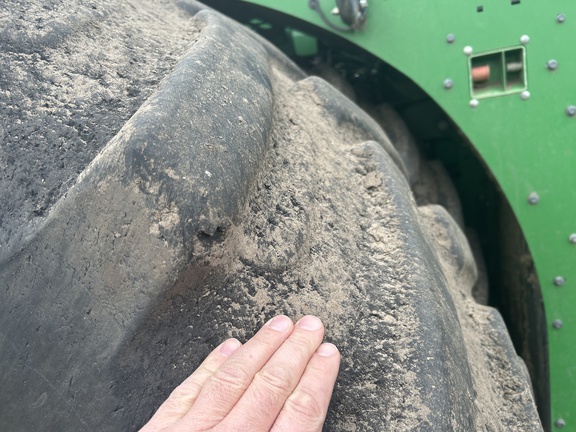 2017 John Deere 9570R Tractor 4WD