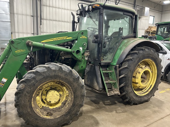 2011 John Deere 7330 Tractor