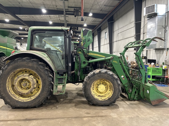2011 John Deere 7330 Tractor