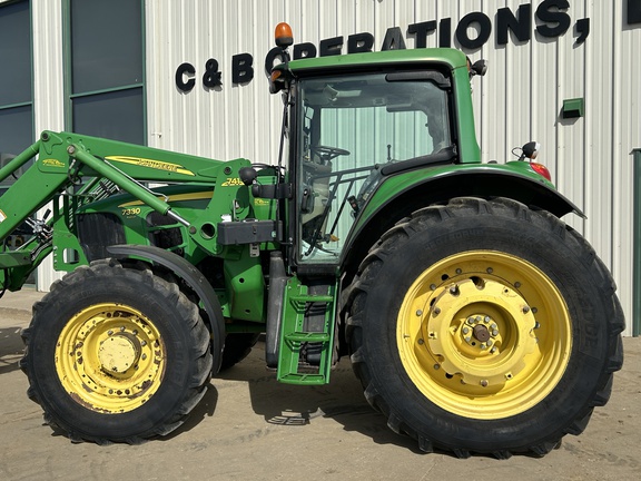 2011 John Deere 7330 Tractor