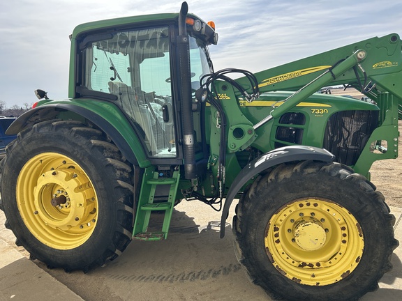 2011 John Deere 7330 Tractor