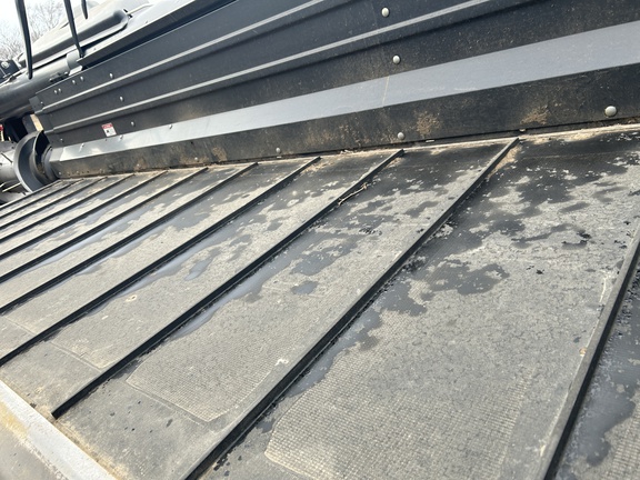 2009 MacDon FD70-35 Header Combine