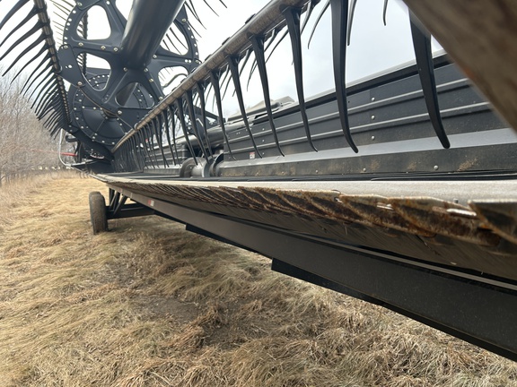 2009 MacDon FD70-35 Header Combine