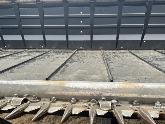 2009 MacDon FD70-35 Header Combine