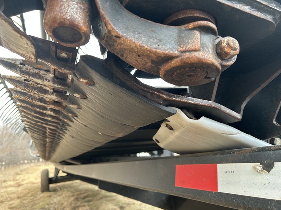 2009 MacDon FD70-35 Header Combine