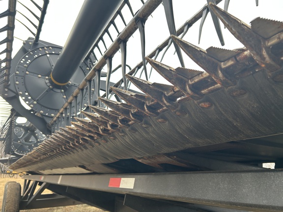 2009 MacDon FD70-35 Header Combine