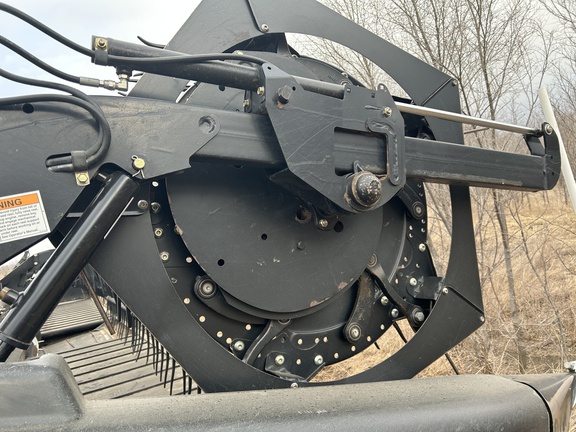 2009 MacDon FD70-35 Header Combine