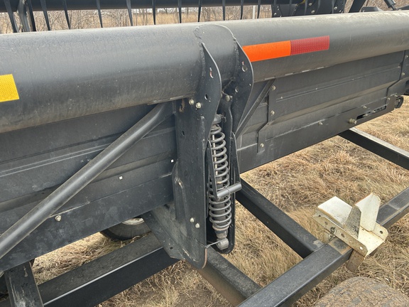 2009 MacDon FD70-35 Header Combine