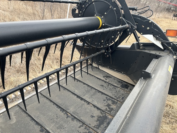 2009 MacDon FD70-35 Header Combine