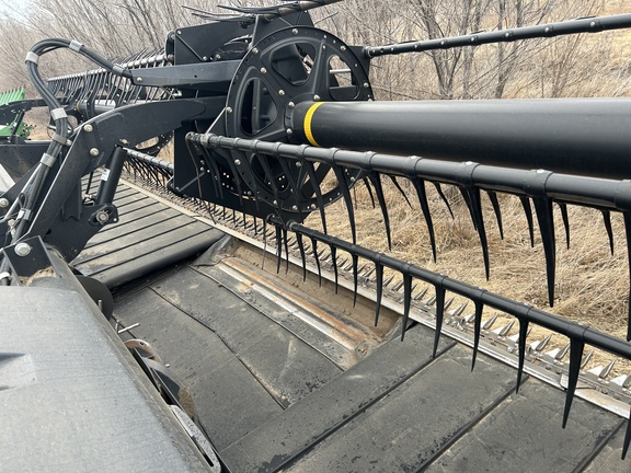 2009 MacDon FD70-35 Header Combine