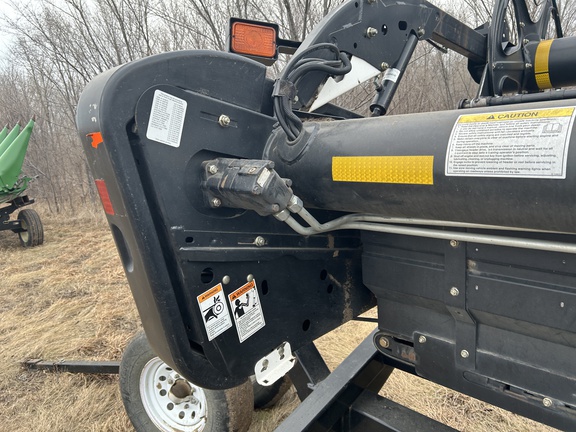 2009 MacDon FD70-35 Header Combine