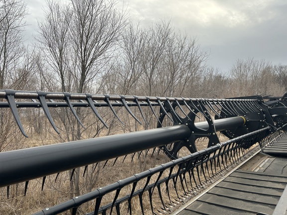2009 MacDon FD70-35 Header Combine
